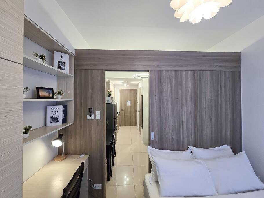 Apartment 1br Unit Condotel W Balcony Fame Residences #fm43