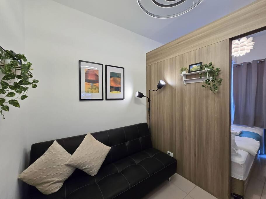 Apartment 1br Unit Condotel W Balcony Fame Residences #fm43 Manila