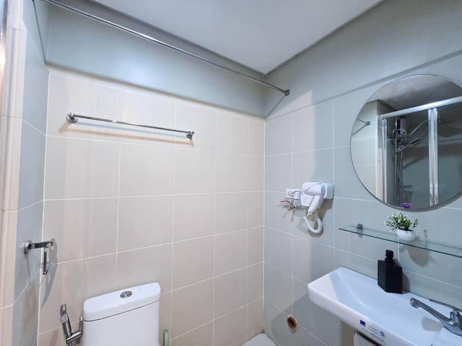 Apartment 1br Unit Condotel W Balcony Fame Residences #fm43